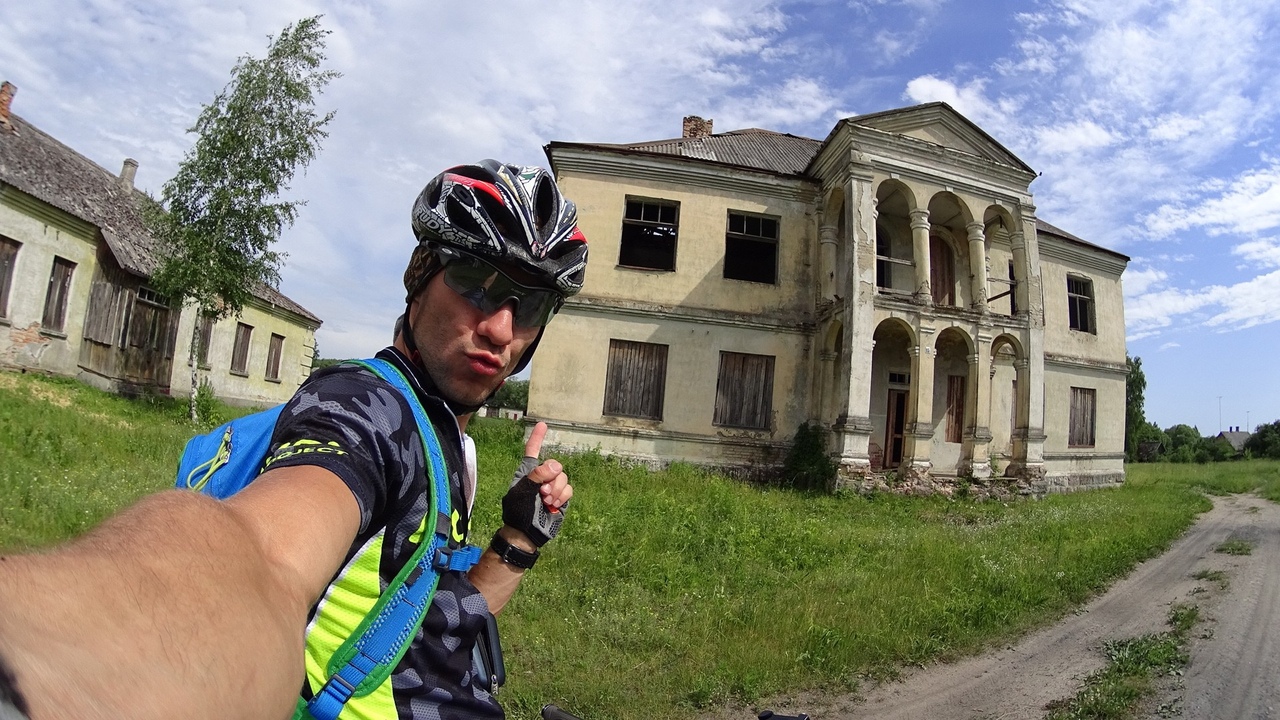 «Хачу ўбачыць, як жывуць людзі». Велападарожнік едзе ўздоўж усёй мяжы Беларусі