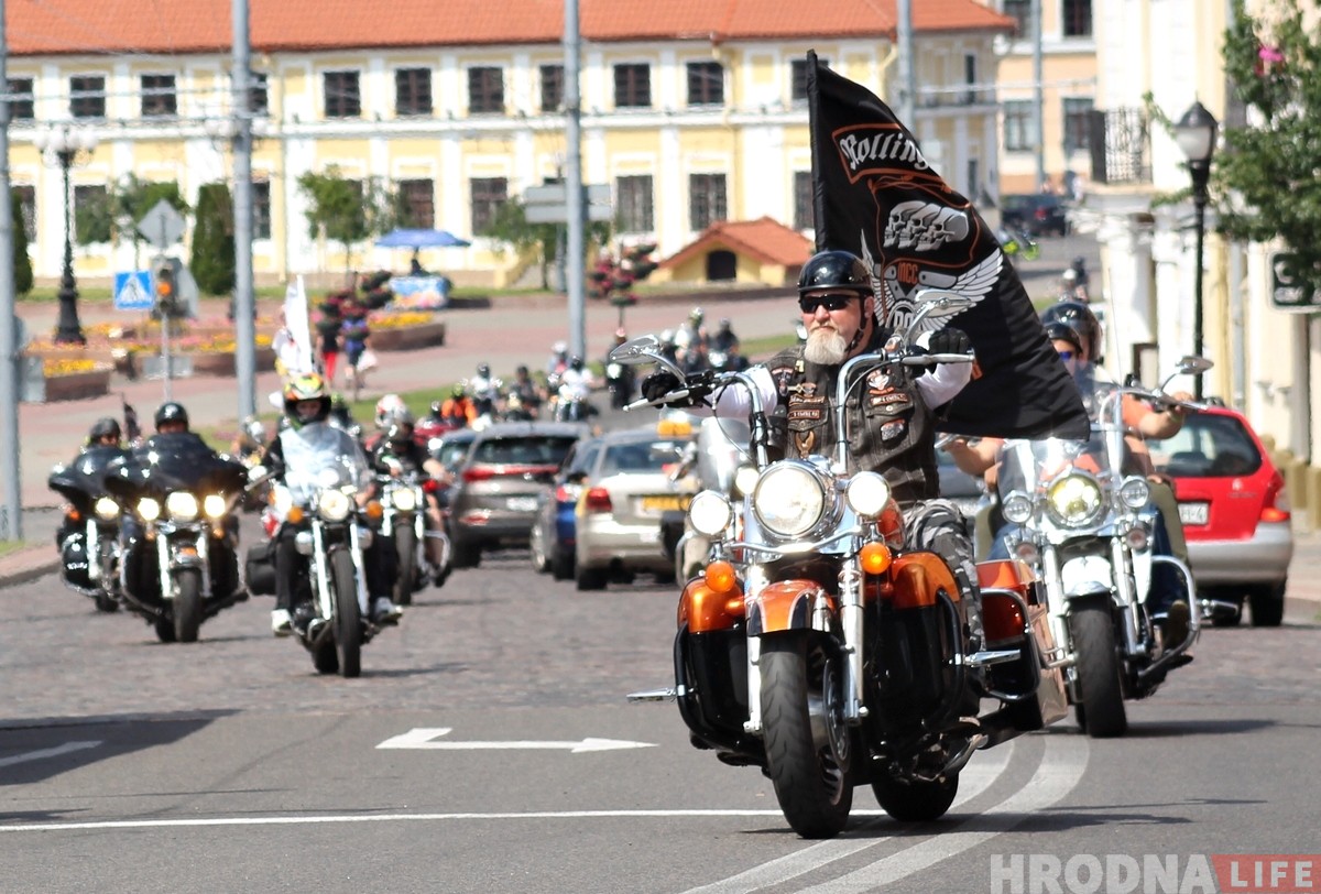 "Хавайся ў бульбу": па Гродне праехалася мотакалона, якой магло і не быць