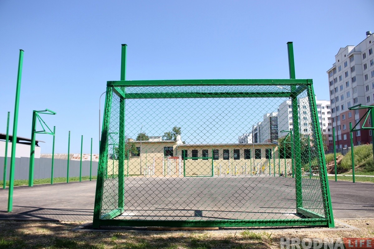 На стадион не пустили - потребовали спортивную площадку. Жители Щорса-Пролетарской показали, как сделать новый микрорайон лучше