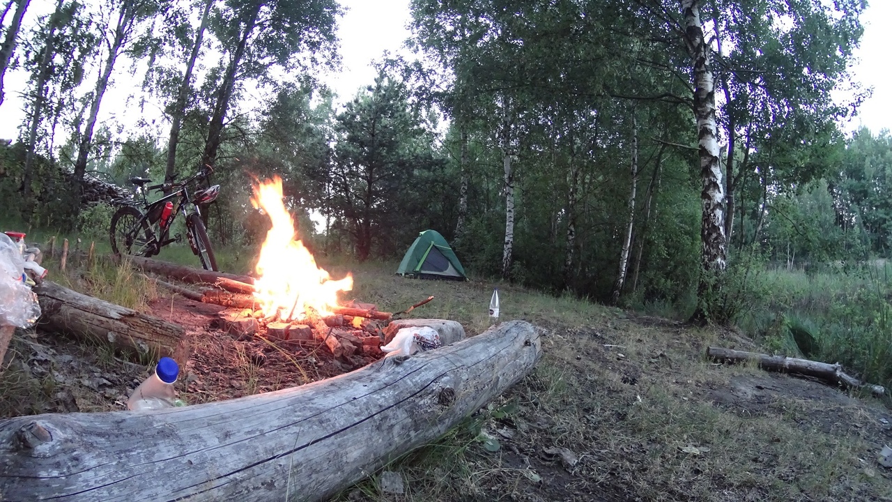 «Хачу ўбачыць, як жывуць людзі». Велападарожнік едзе ўздоўж усёй мяжы Беларусі