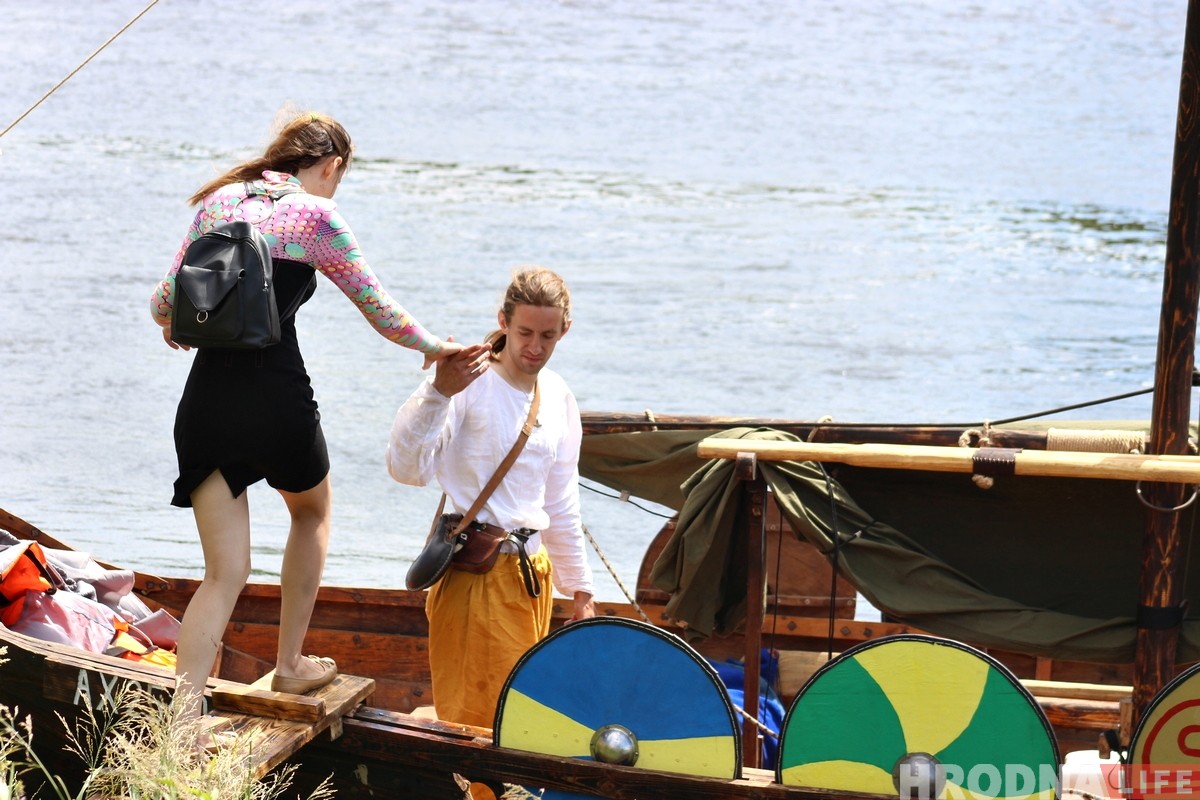 З баямі, але стартаваў: на Нёмане прэзентавалі суднаходны праект "Гарадзенскi ветразь"