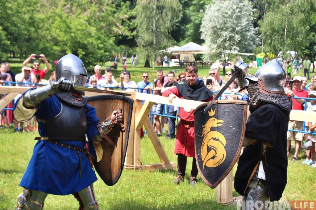 «Тут знакавая зямля». У Каложскім парку праходзіць фестываль сярэднявечнай культуры