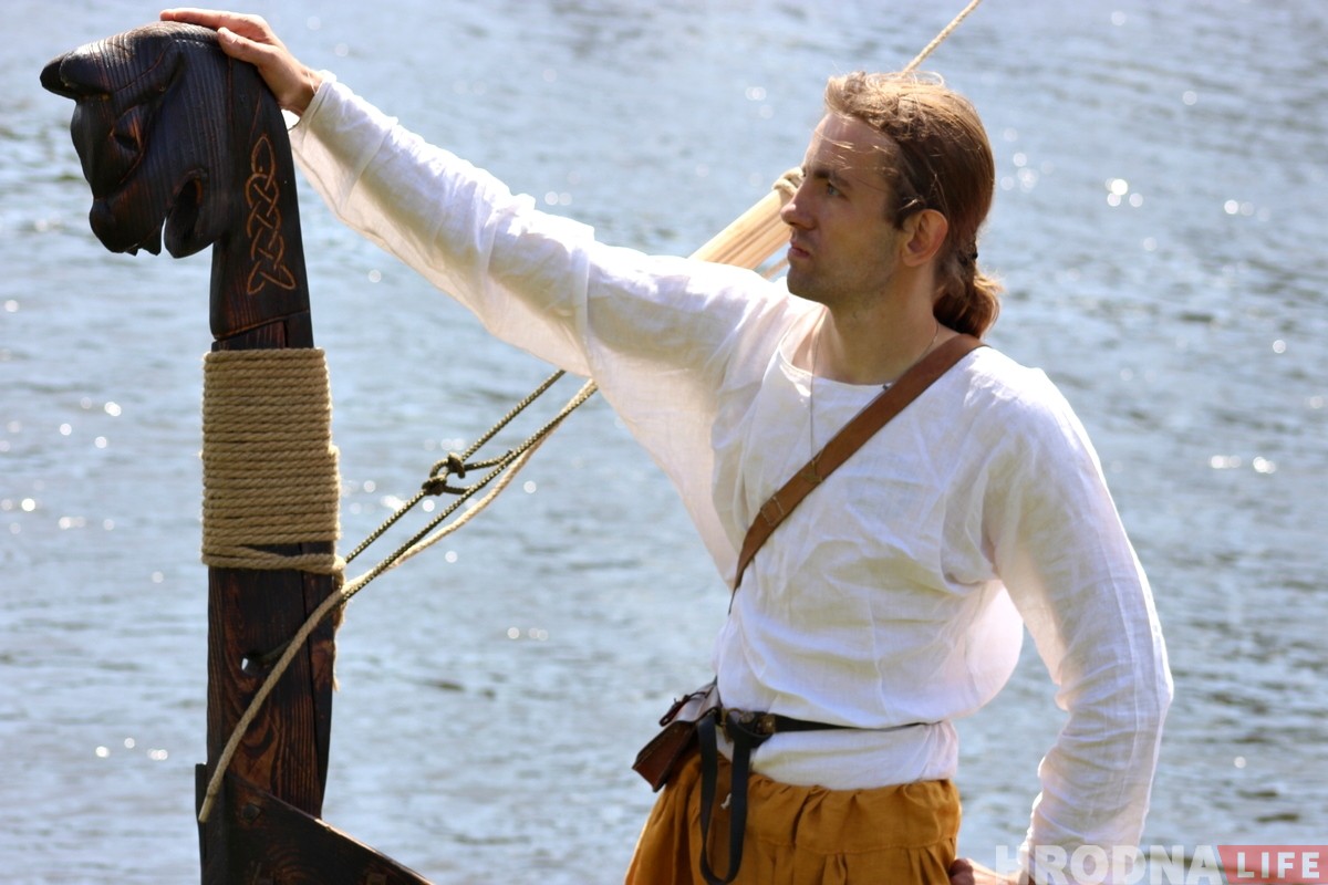 З баямі, але стартаваў: на Нёмане прэзентавалі суднаходны праект "Гарадзенскi ветразь"