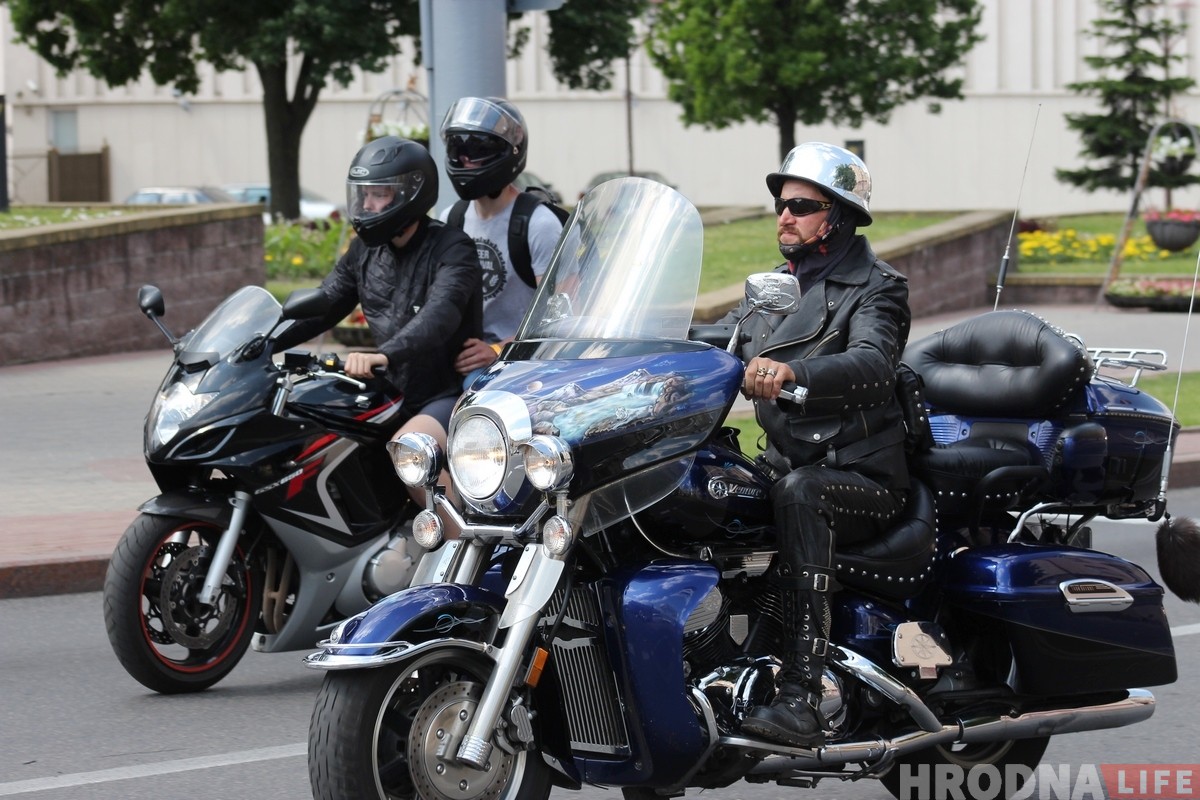 "Хавайся ў бульбу": па Гродне праехалася мотакалона, якой магло і не быць