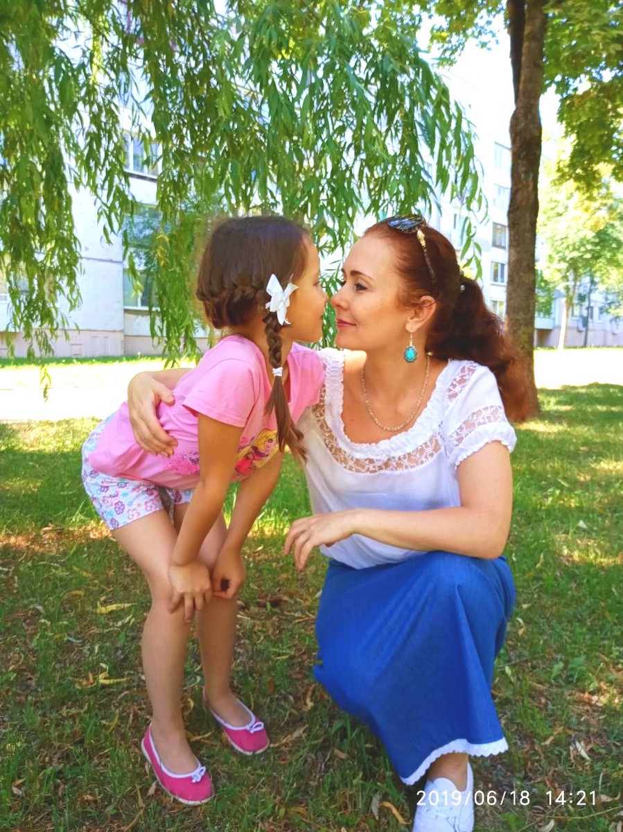 "Я вельмі хачу другое вушка і чуць, як усе". Патрэбна дапамога сямігадовай Алёне Уласенка