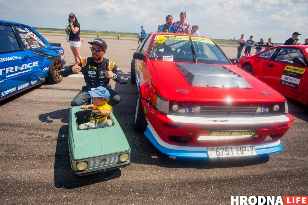 Найлепшыя ў заносах. Пад Гродна прайшоў Чэмпіянат Беларусі па дрыфтынгу