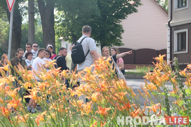 “Новы Свет я ніколі не бачыў”. Да шпацыру з пахамі і смакамі далучыліся невідушчыя ўдзельнікі “Новы Свет я ніколі не бачыў”. Да шпацыру з пахамі і смакамі далучыліся невідушчыя ўдзельнікі