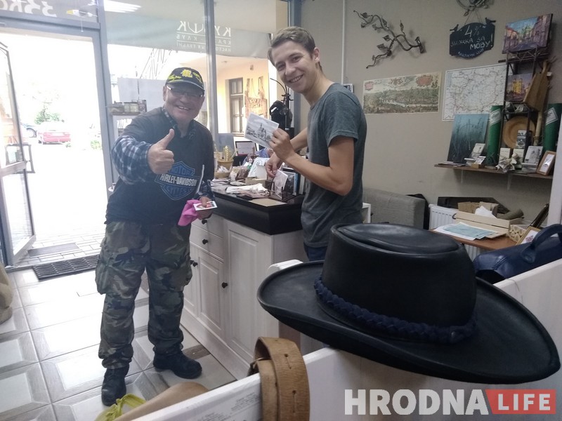 Не слышит, но водит байк. 78-летний мотопутешественник ездит по миру, чтобы попасть в Книгу рекордов Гиннеса