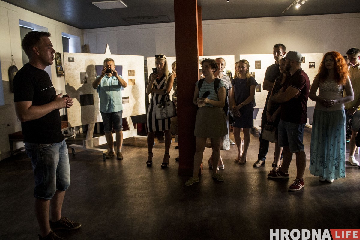 «Будет свет или будет тьма?». Александр Саенко открыл самую личную и самую главную выставку