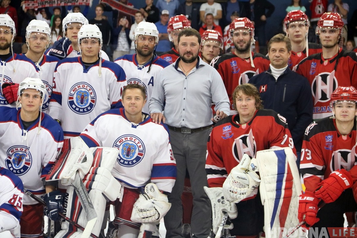 Свитер под своды арены, а номер изымут из обращения: в Гродно поблагодарили Андрея Коршунова за карьеру