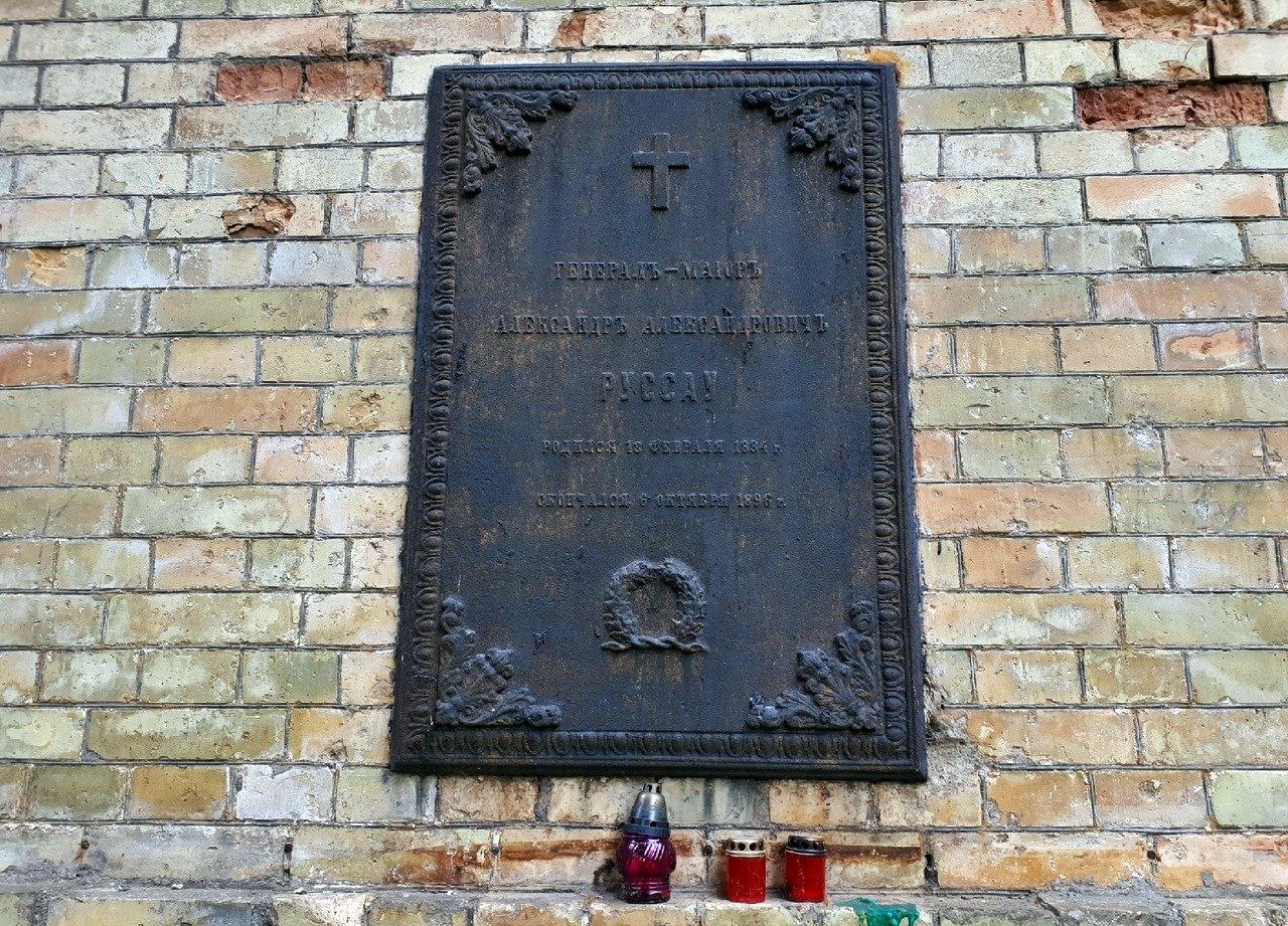 У Гродне на вайсковых могілках развальваецца капліца генерала Русаў. Лютэране шукаюць спонсараў, каб аднавіць яе