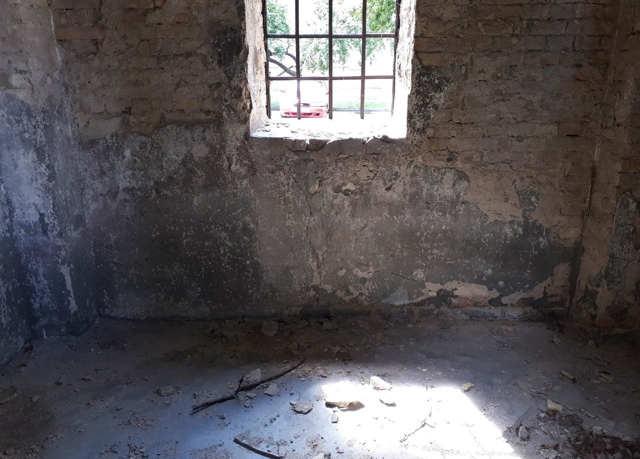 У Гродне на вайсковых могілках развальваецца капліца генерала Русаў. Лютэране шукаюць спонсараў, каб аднавіць яе