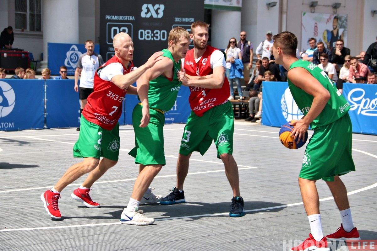 Посмотреть уличный баскетбол в центре Гродно пришли сотни зрителей