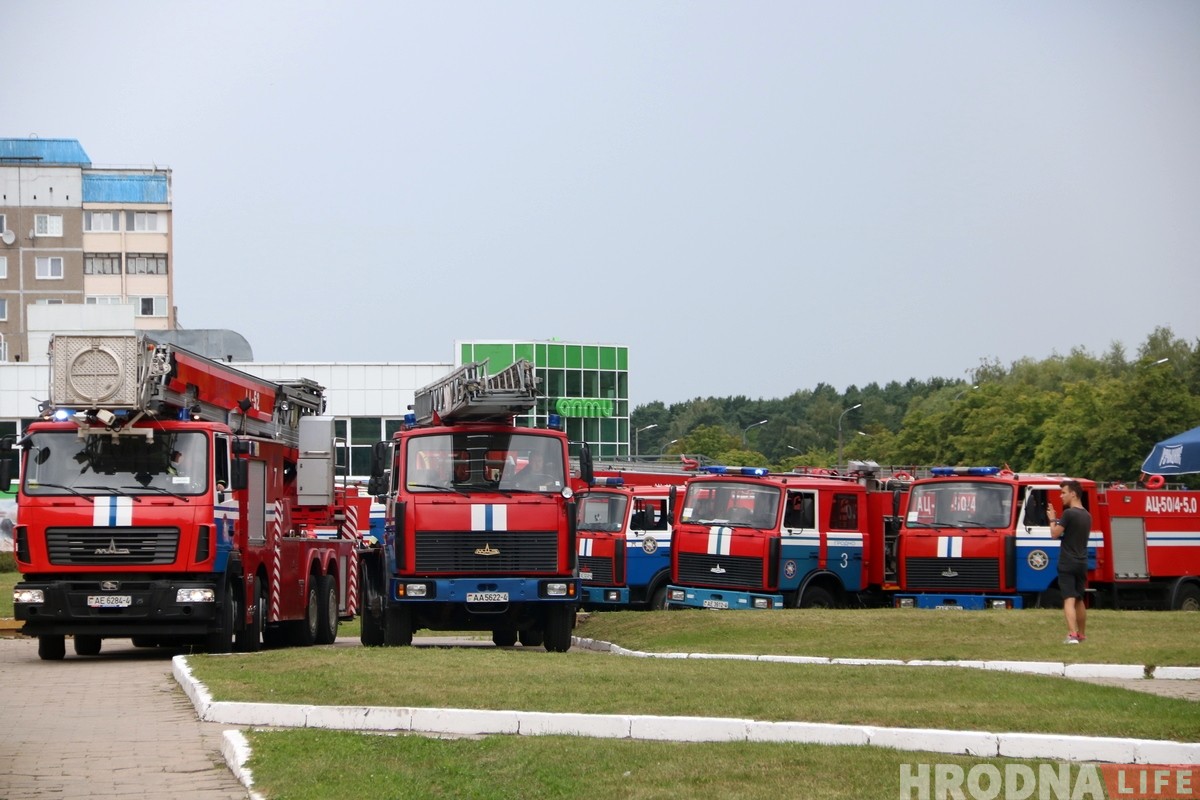 Кінатэатр "Кастрычнік" не гарыць: у гродзенскіх ратавальнікаў праходзяць раптоўныя вучэнні