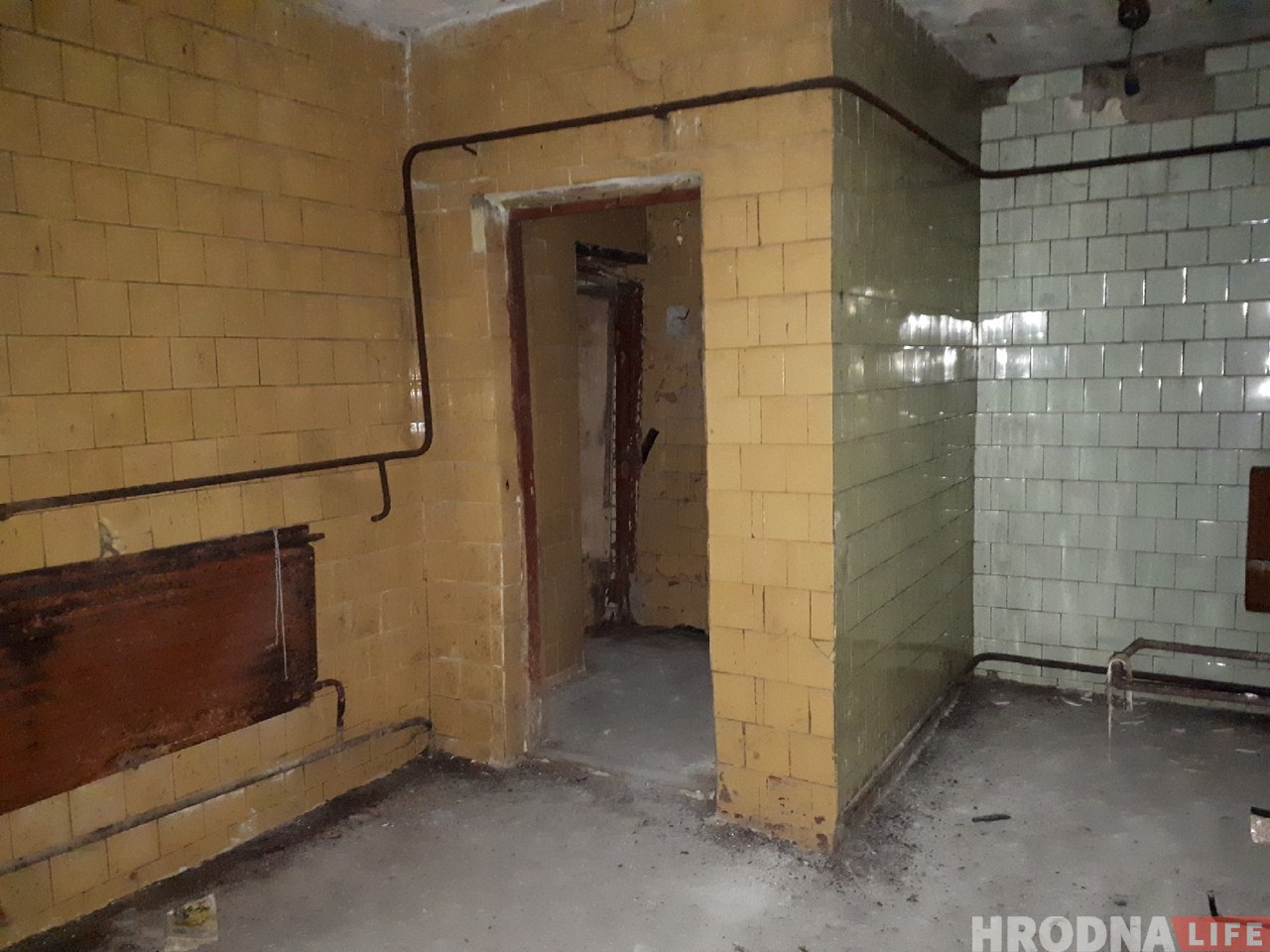 "Хамскае стаўленне да горада". Невядомыя ў цэнтры Гродна зрабілі звалку смецця "Хамскае стаўленне да горада". Невядомыя ў цэнтры Гродна зрабілі звалку смецця