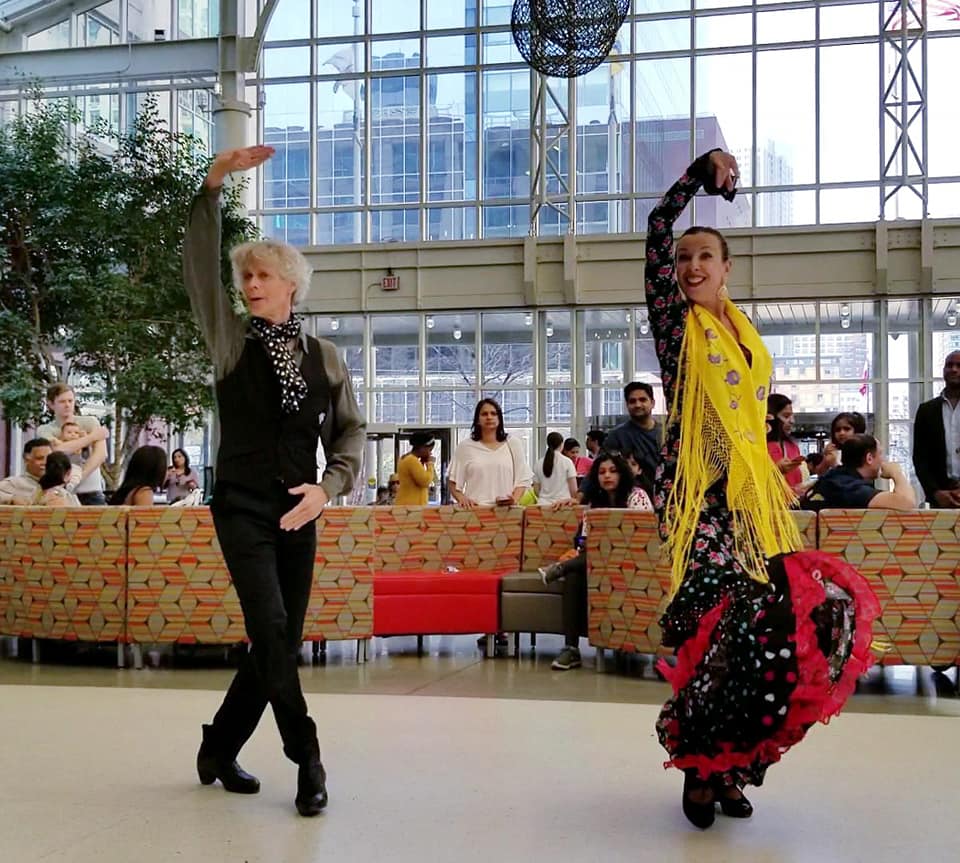 "Это как съездить в Севилью не покидая Гродно". Фламенко, стихи и мед ждут участников мастер-класса