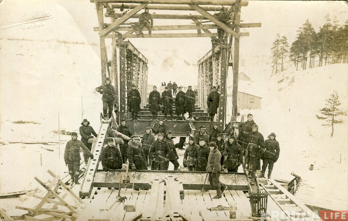 Остались только фотографии: как выглядел "Красный" мост в Румлево