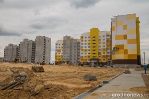 Чыноўнікі прызналі памылку: у Грандзічах усё ж пабудуюць школу і дзіцячы садок