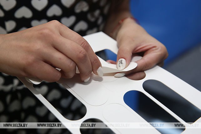 У Гродне асвоілі выпуск кардонных лыжак У Гродне асвоілі выпуск кардонных лыжак