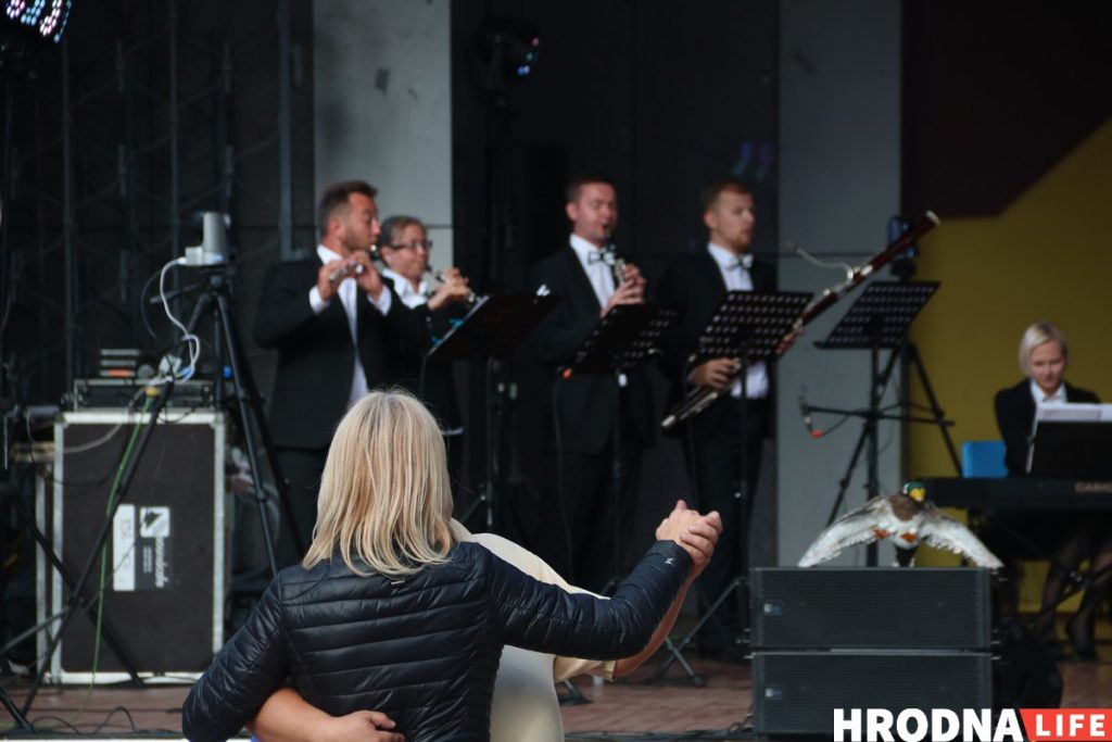 Застрэліць качку на вячэру і станцаваць вальс. У парку Жылібера гралі Штрауса для ўсіх