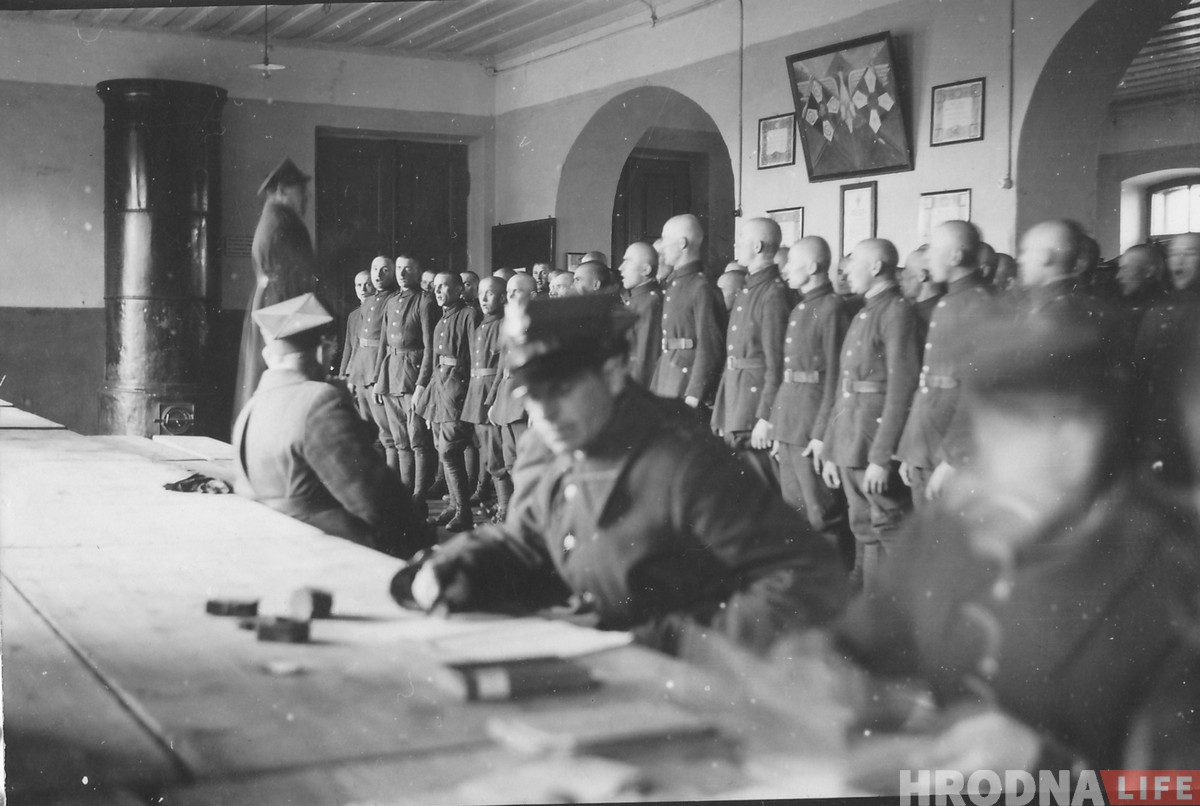 Сышлі ў 1939 на вайну з немцамі і не вярнуліся: вялікая фотагісторыя 76 палка імя Людвіка Нарбута з Гродна