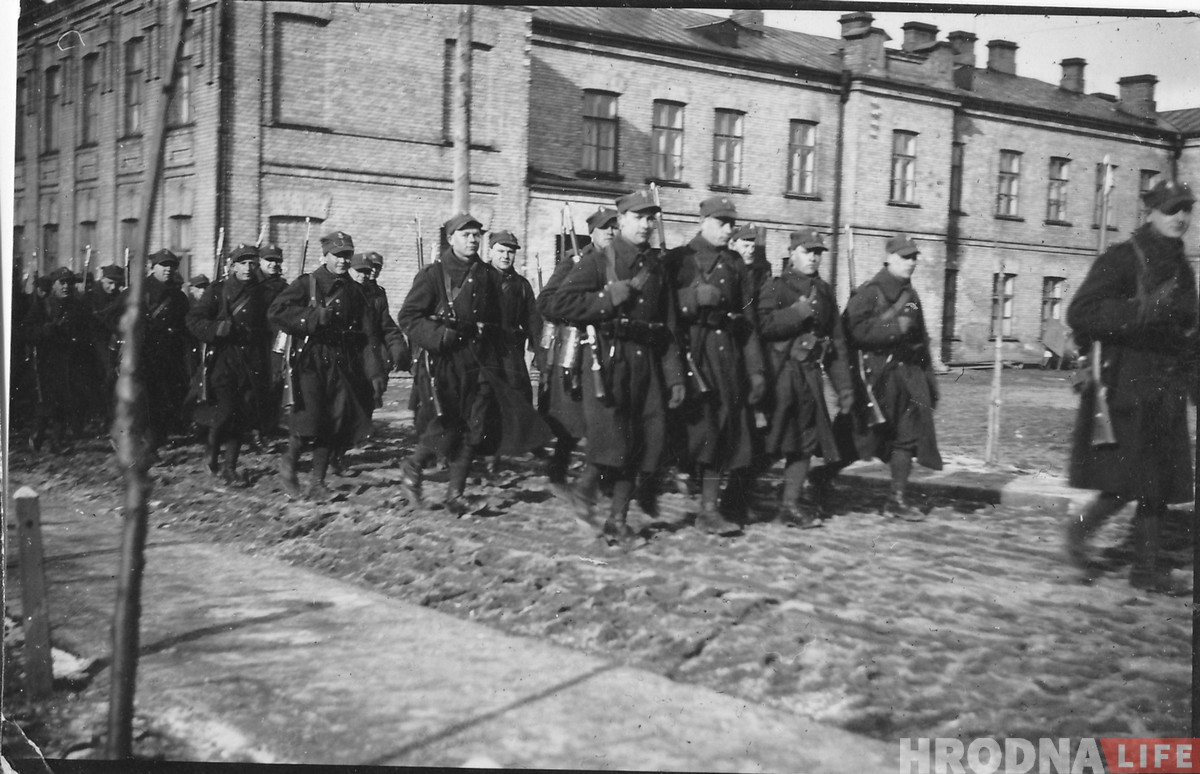 Сышлі ў 1939 на вайну з немцамі і не вярнуліся: вялікая фотагісторыя 76 палка імя Людвіка Нарбута з Гродна