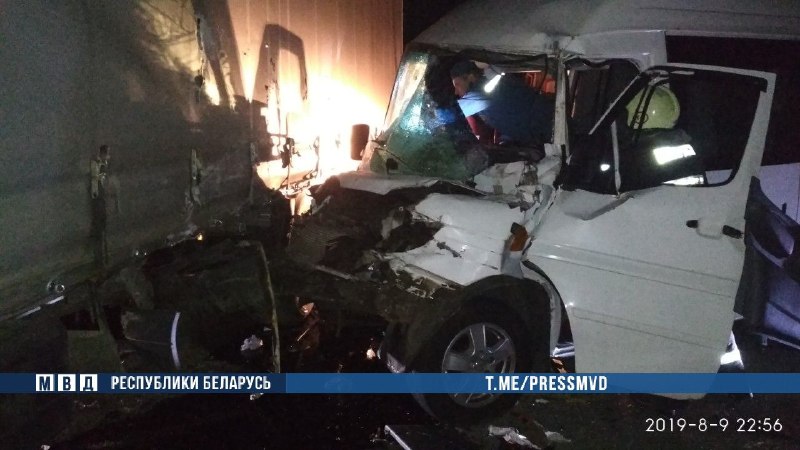Возле Ивья маршрутка врезалась в фуру, ехавшую задним ходом. Шестеро госпитализированы
