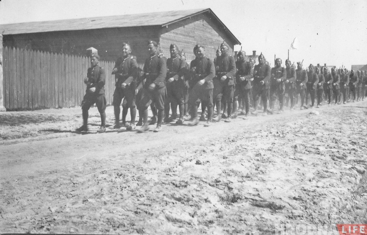 Сышлі ў 1939 на вайну з немцамі і не вярнуліся: вялікая фотагісторыя 76 палка імя Людвіка Нарбута з Гродна