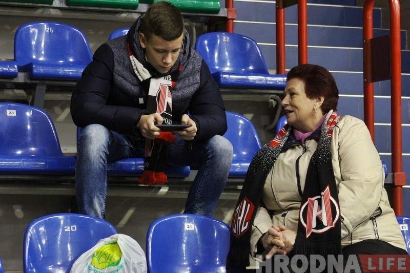 Ушла из жизни бабушка Галя - самая пожилая фанатка хоккейного "Немана"