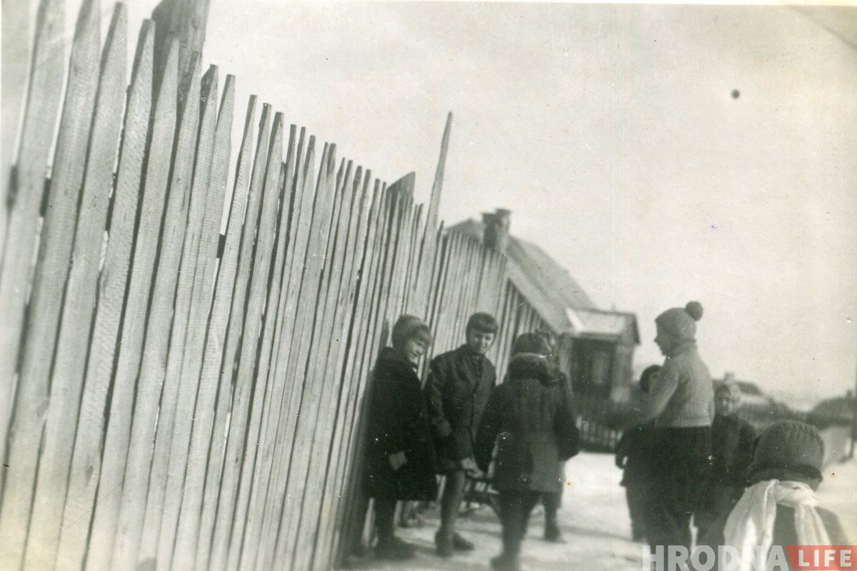 «Гэты дом пабудаваў мой бацька, якога саветы саслалі ў Сібір». Гісторыя сям'і чыгуначніка з вуліцы Славацкага «Гэты дом пабудаваў мой бацька, якога саветы саслалі ў Сібір». Гісторыя сям'і чыгуначніка з вуліцы Славацкага