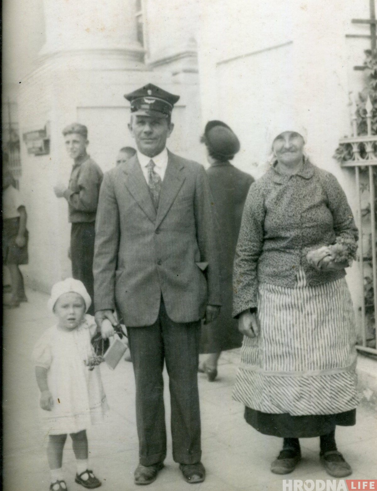 «Гэты дом пабудаваў мой бацька, якога саветы саслалі ў Сібір». Гісторыя сям'і чыгуначніка з вуліцы Славацкага «Гэты дом пабудаваў мой бацька, якога саветы саслалі ў Сібір». Гісторыя сям'і чыгуначніка з вуліцы Славацкага