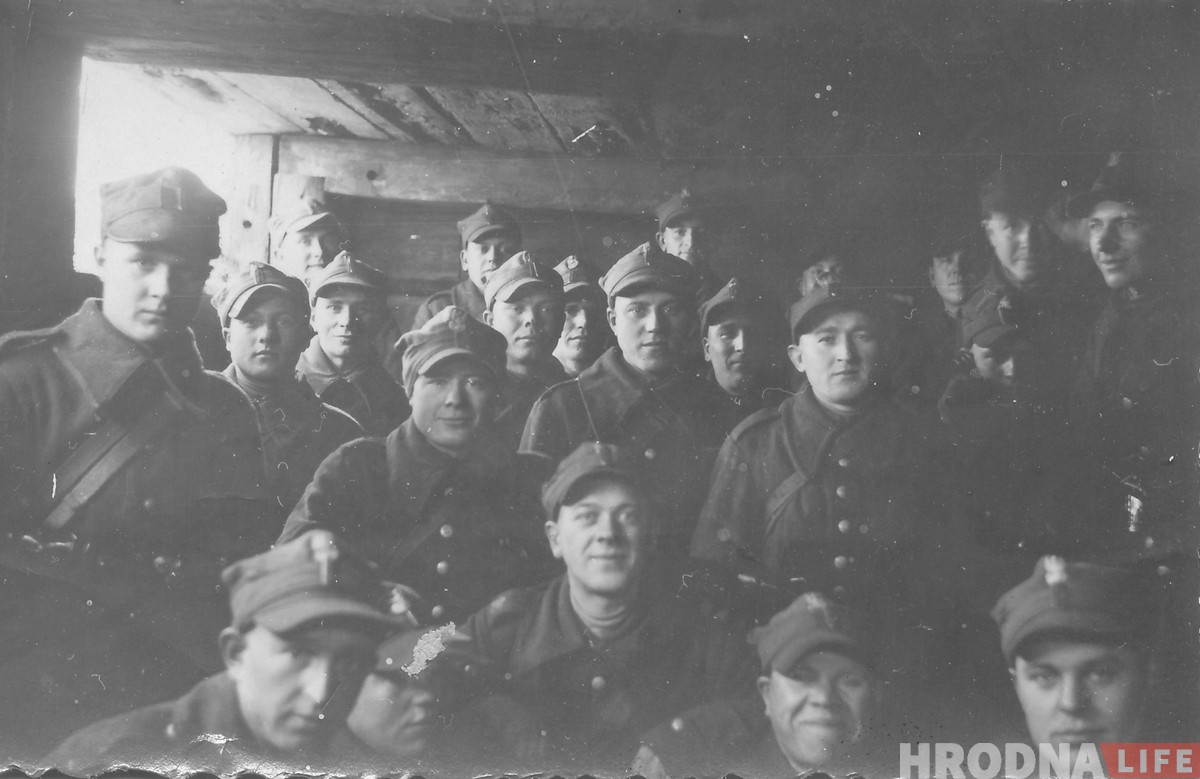 Сышлі ў 1939 на вайну з немцамі і не вярнуліся: вялікая фотагісторыя 76 палка імя Людвіка Нарбута з Гродна