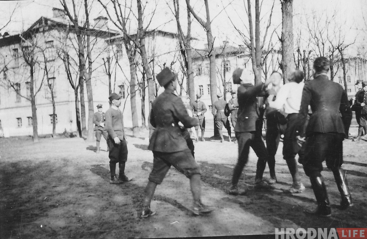 Сышлі ў 1939 на вайну з немцамі і не вярнуліся: вялікая фотагісторыя 76 палка імя Людвіка Нарбута з Гродна