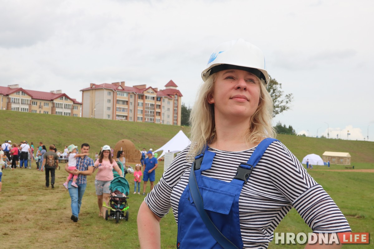 "Мае атамы задаволеныя". Школу, садок, бальніцу і ядзернае паліва чакаюць у Астраўцы гэтай восенню