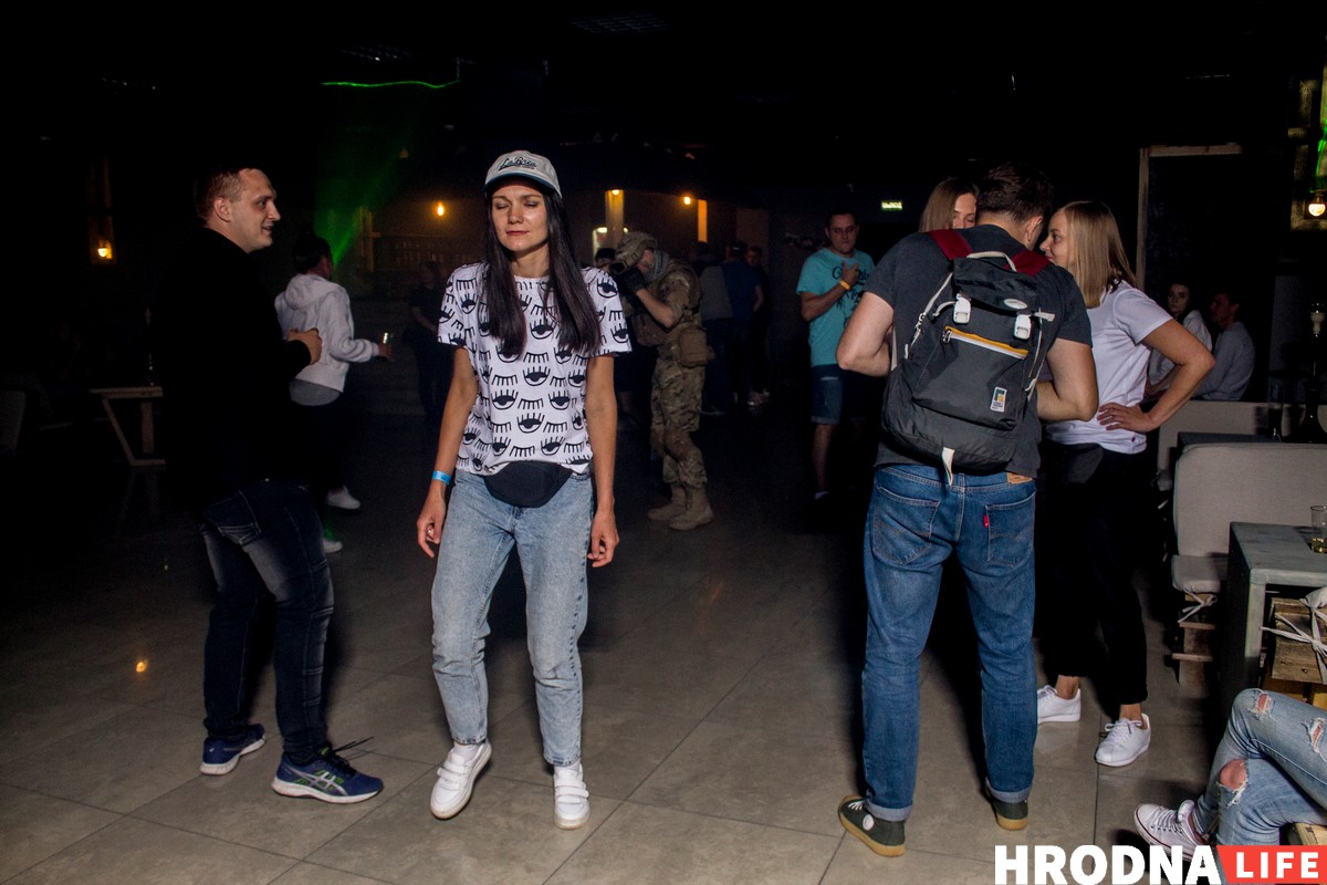 У Гродне адкрыўся бар Crazy Dog: глядзі фота з першай паці У Гродне адкрыўся бар Crazy Dog: глядзі фота з першай паці