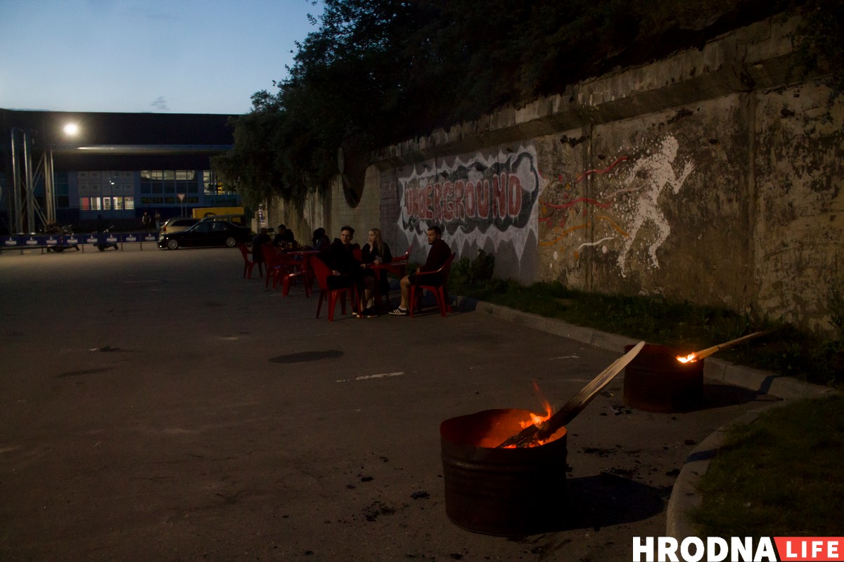 У Гродне адкрыўся бар Crazy Dog: глядзі фота з першай паці У Гродне адкрыўся бар Crazy Dog: глядзі фота з першай паці