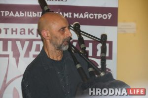 Лявоніха і гімн Беларусі. Іранец з Германіі зайграў іх у Гродне на дудзе