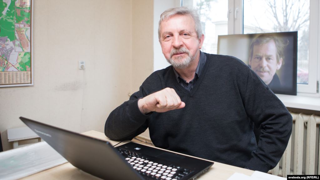 Аляксандар Мілінкевіч зарэгістраваў у Польшчы „Вольны беларускі ўніверсітэт“ Аляксандар Мілінкевіч