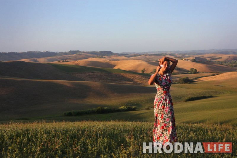 "Даже собака одна на всех". Художница из Гродно подготовила выставку о итальянской деревне и ее жителях