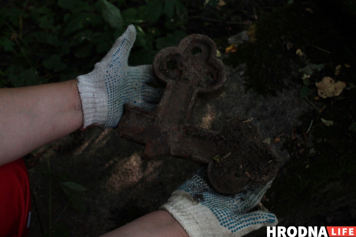 "Вярнуць мястэчку карані". Як валанцёры аднаўляюць старыя іудзейскія і лютэранскія могілкі "Вярнуць мястэчку карані". Як валанцёры аднаўляюць старыя іудзейскія і лютэранскія могілкі