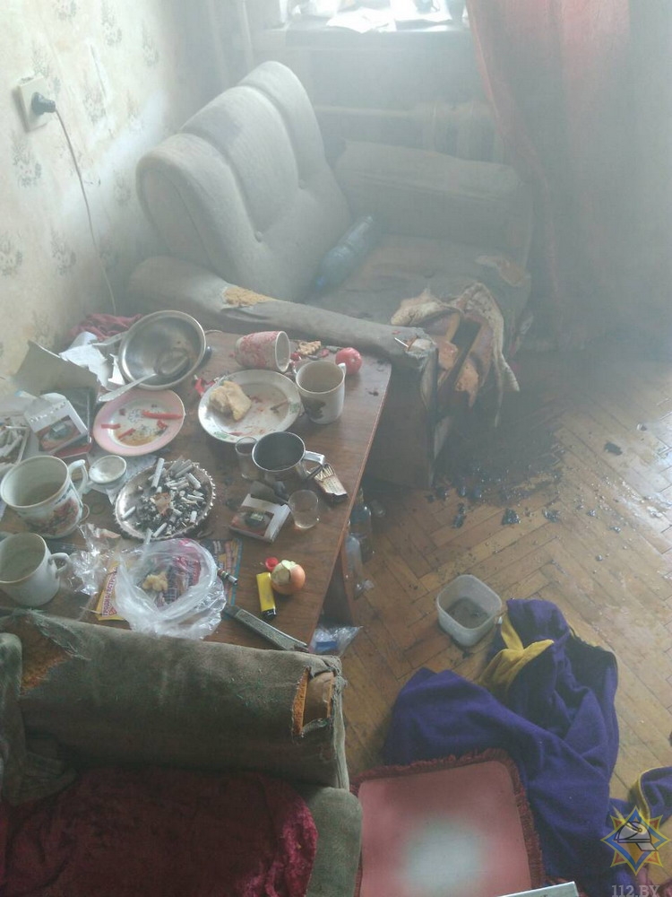 У Гродне на пажары выратавалі пенсіянерку. Яна сядзела ў палаючым крэсле У Гродне на пажары выратавалі пенсіянерку. Яна сядзела ў палаючым крэсле