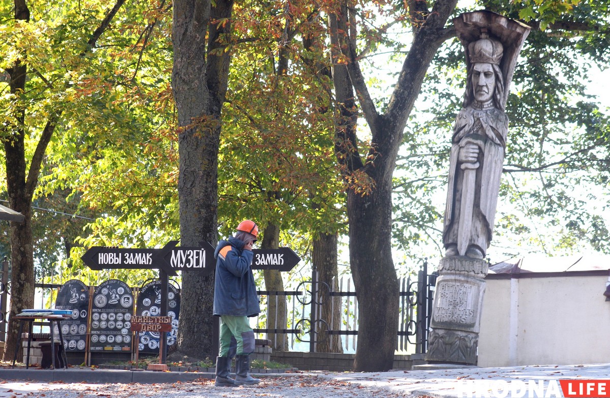 Што рабіць з Вітаўтам? У Гродне драўляная статуя вялікага князя можа хутка зваліцца