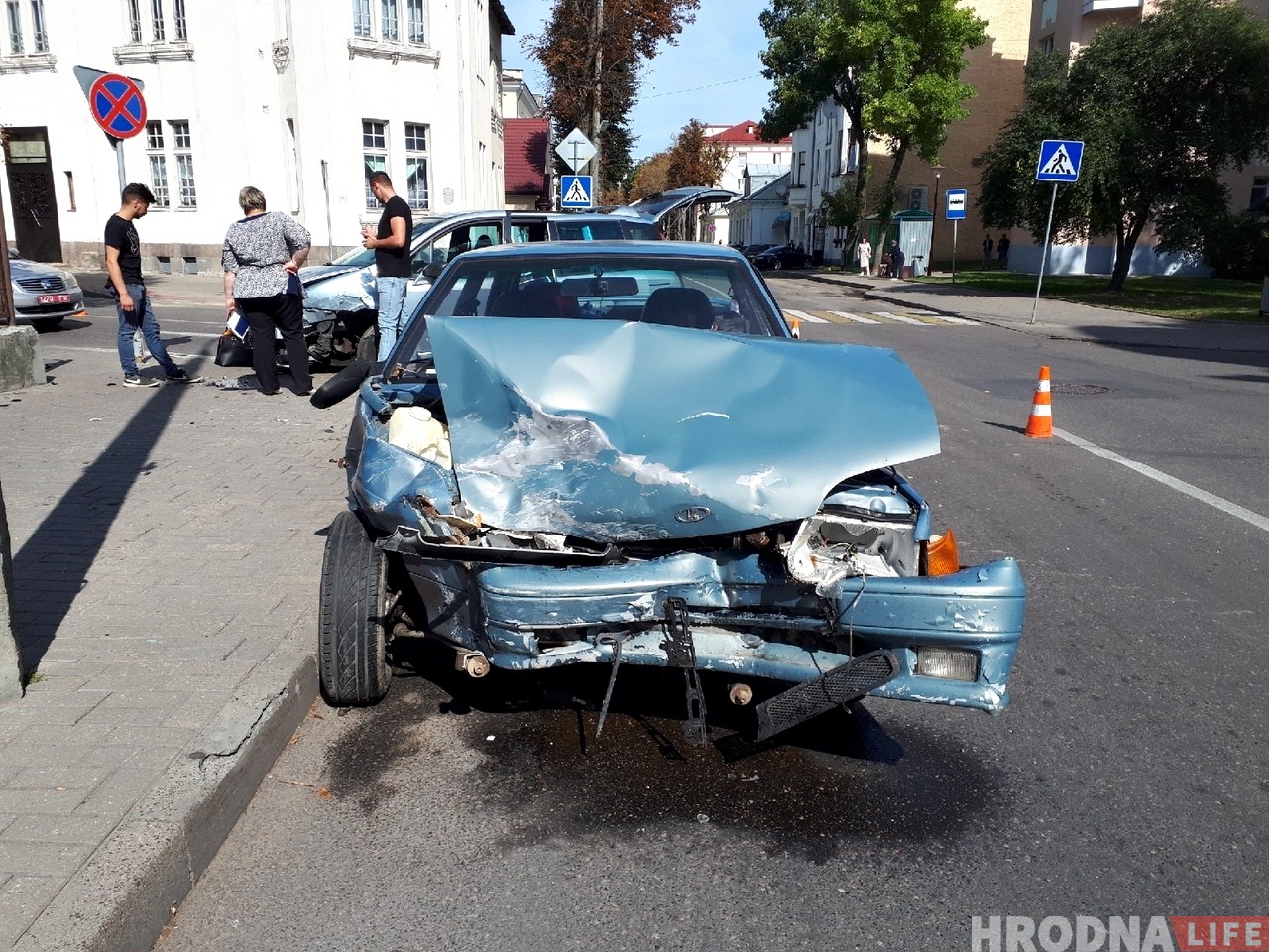 На Леніна сутыкнуліся два аўтамабілі. Ёсць пацярпелыя