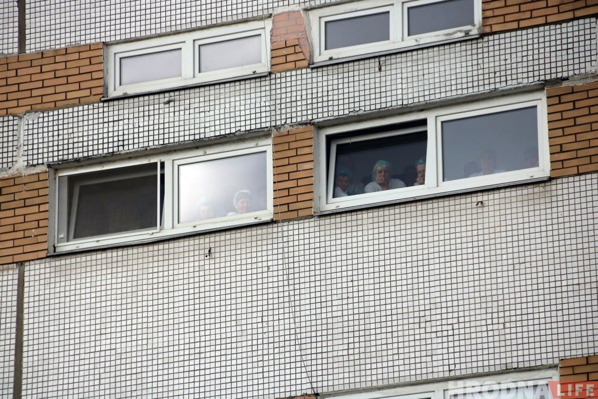 «Наш падарунак гораду». Каля хлебазавода адкрылі "Хлебнае дрэва"