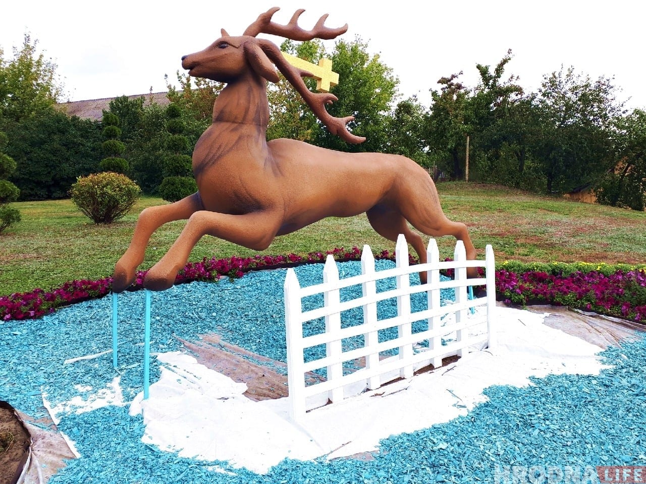 Да Дня горада на Горкага ўсталявалі скульптуру аленя святога Губерта