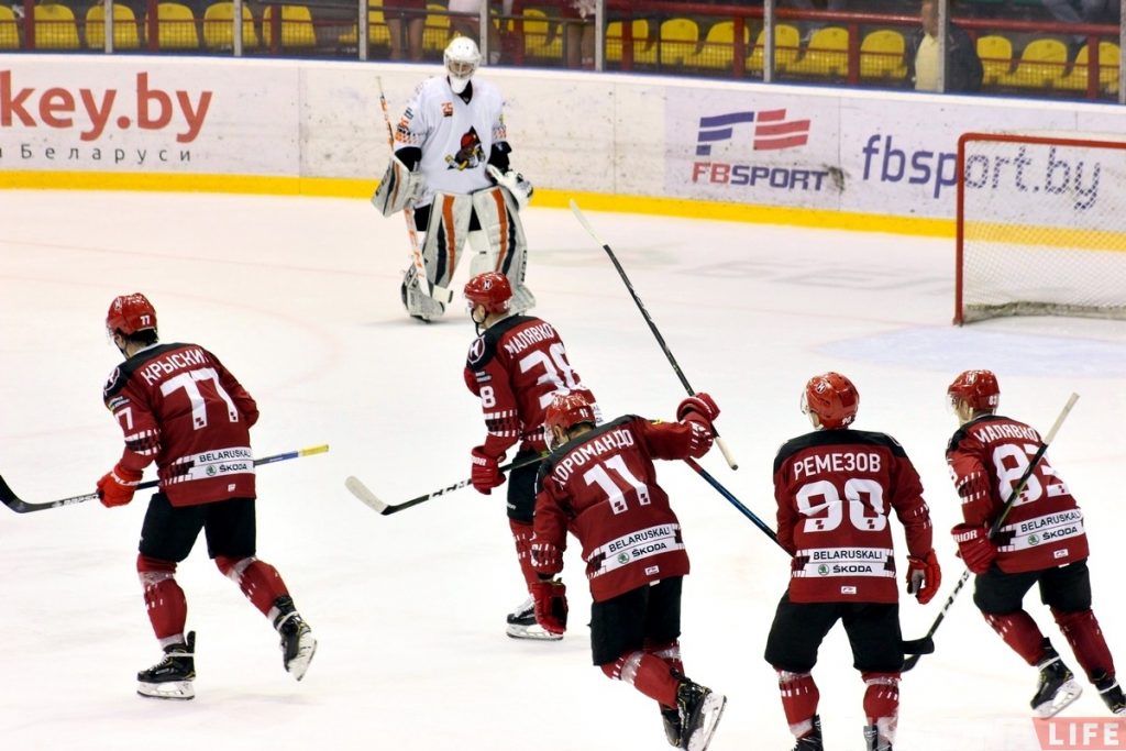 "Нёман" у першым хатнім матчы чэмпіянату разграміў "Шахцёр"