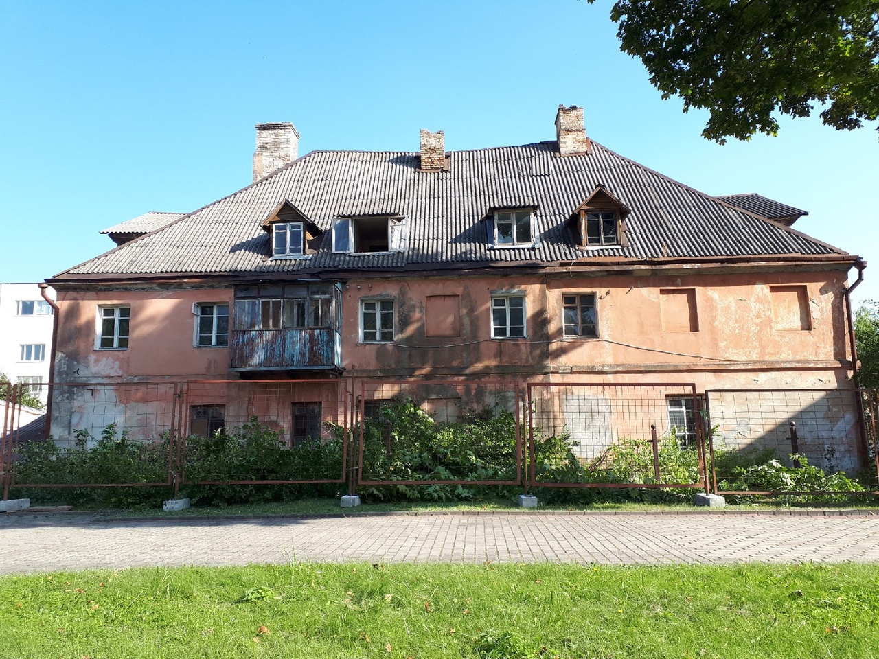 На площади Тызенгауза восстанавливают здание XVIII века под Музей леса