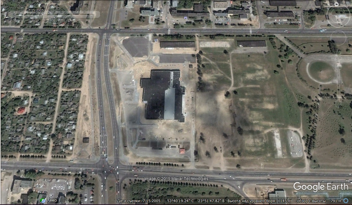 Первые гипермаркеты, реконструкция Советской, новый стадион и борьба с озеленением: как застраивался Гродно