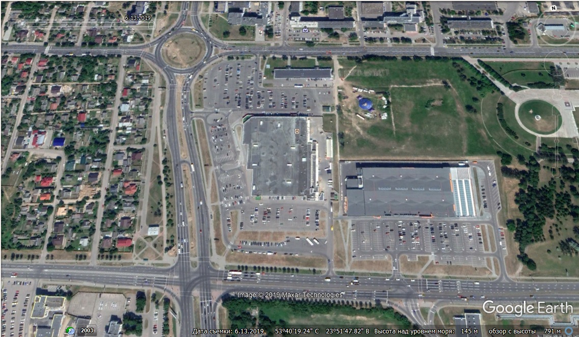 Первые гипермаркеты, реконструкция Советской, новый стадион и борьба с озеленением: как застраивался Гродно