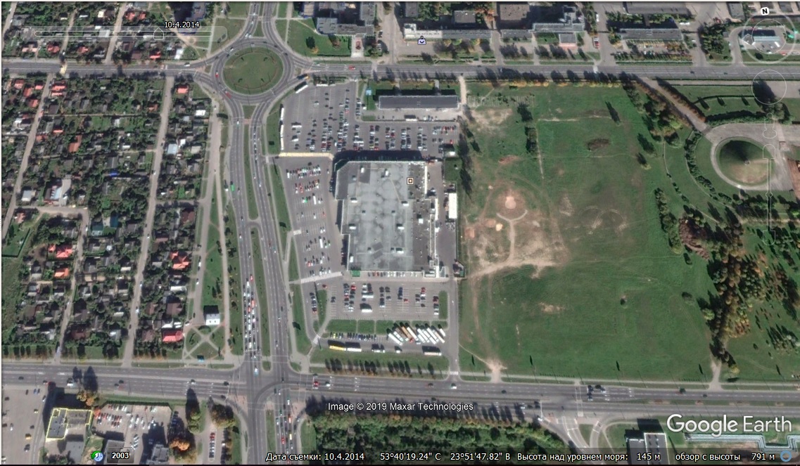 Первые гипермаркеты, реконструкция Советской, новый стадион и борьба с озеленением: как застраивался Гродно